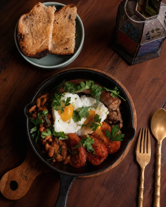 Eggs in a skillet with fried bread, Shaffa GastroBazar, Balangan, Bukit