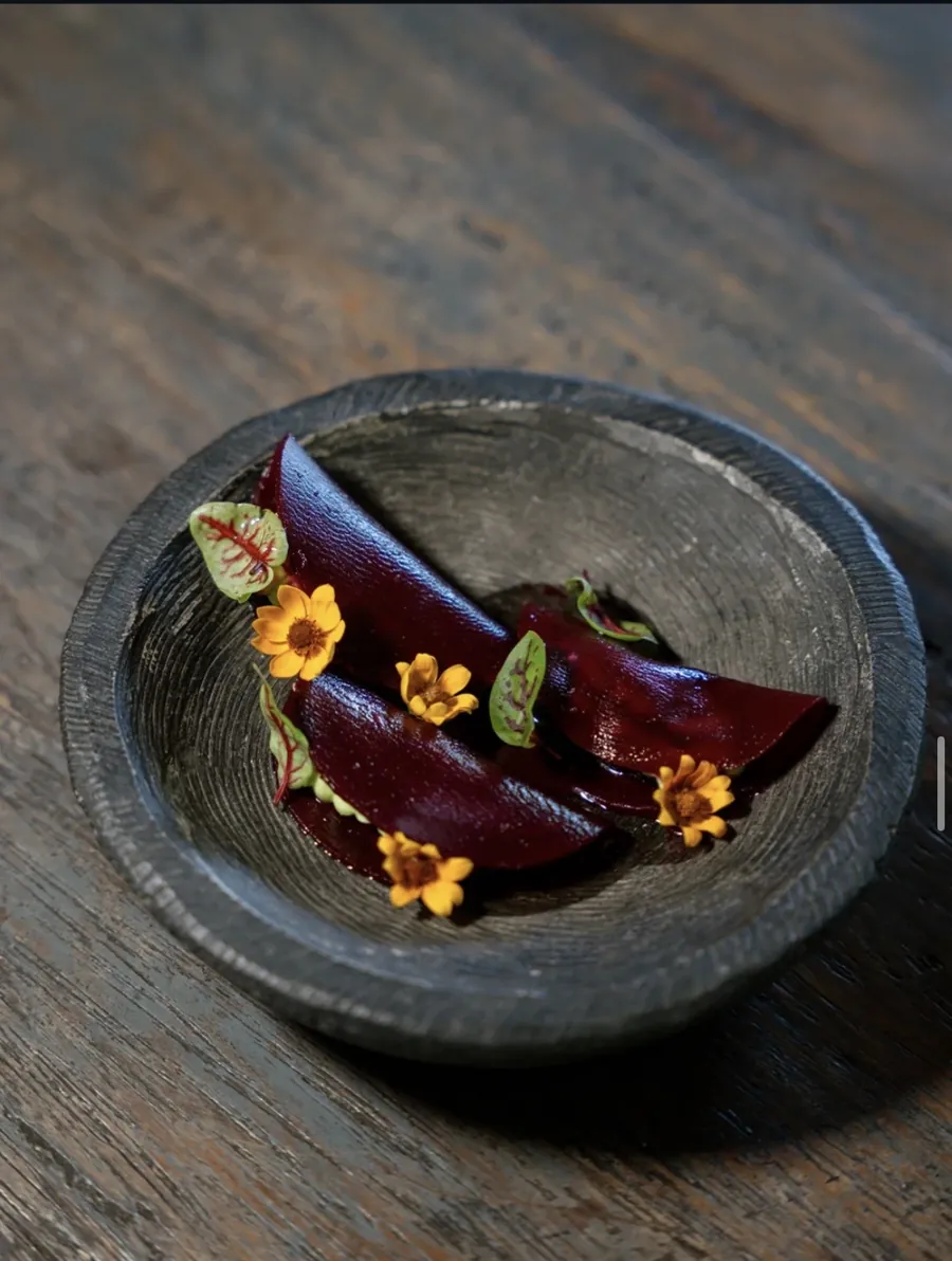 Fermented beetroot with flowers, worked on for days, Shaffa GastroBazar, Balangan, Bukit