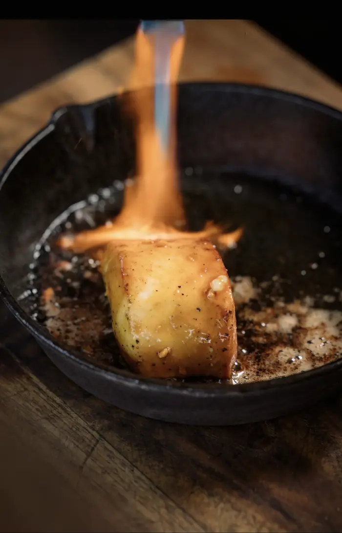 Fire in a pan on the open kitchen, Shaffa GastroBazar, Balangan, Bukit