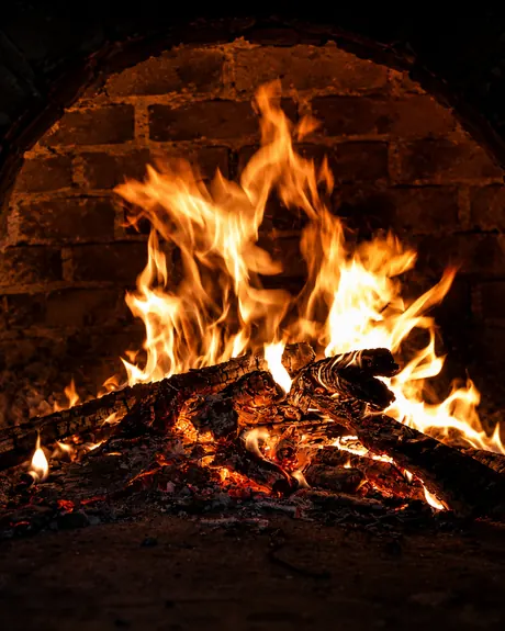 Fire in the wood-fired oven, Shaffa GastroBazar, Balangan, Bukit